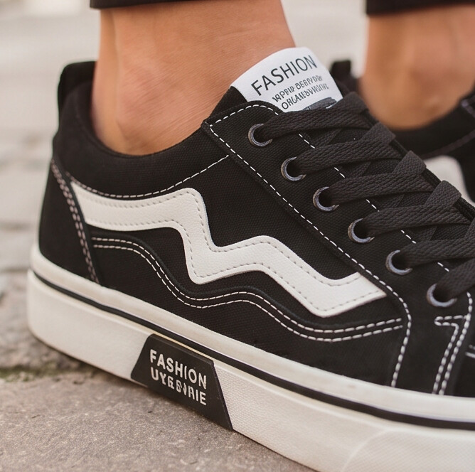 WaveStitch — Low-Top Canvas Sneaker with Contrast Detail