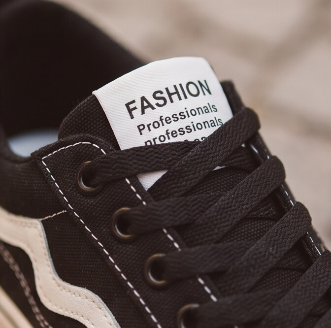 WaveStitch — Low-Top Canvas Sneaker with Contrast Detail