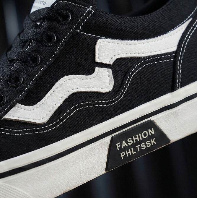 WaveStitch — Low-Top Canvas Sneaker with Contrast Detail