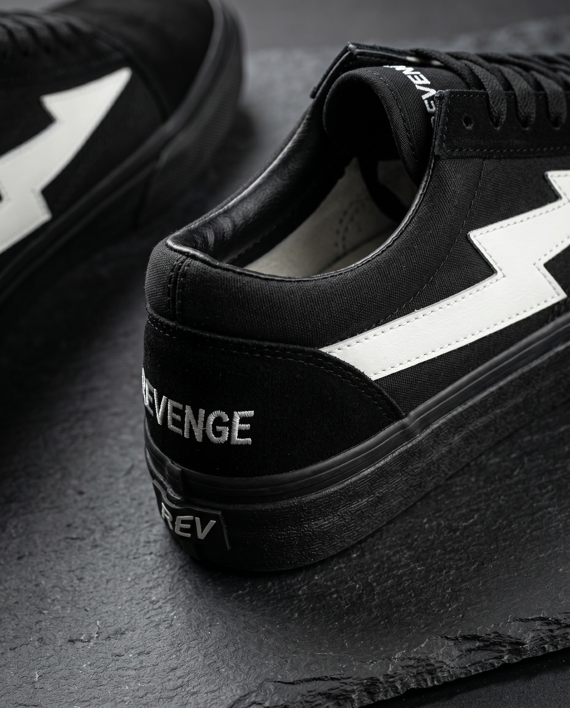 Steady — Low-Top Canvas Sneaker with Platform Sole
