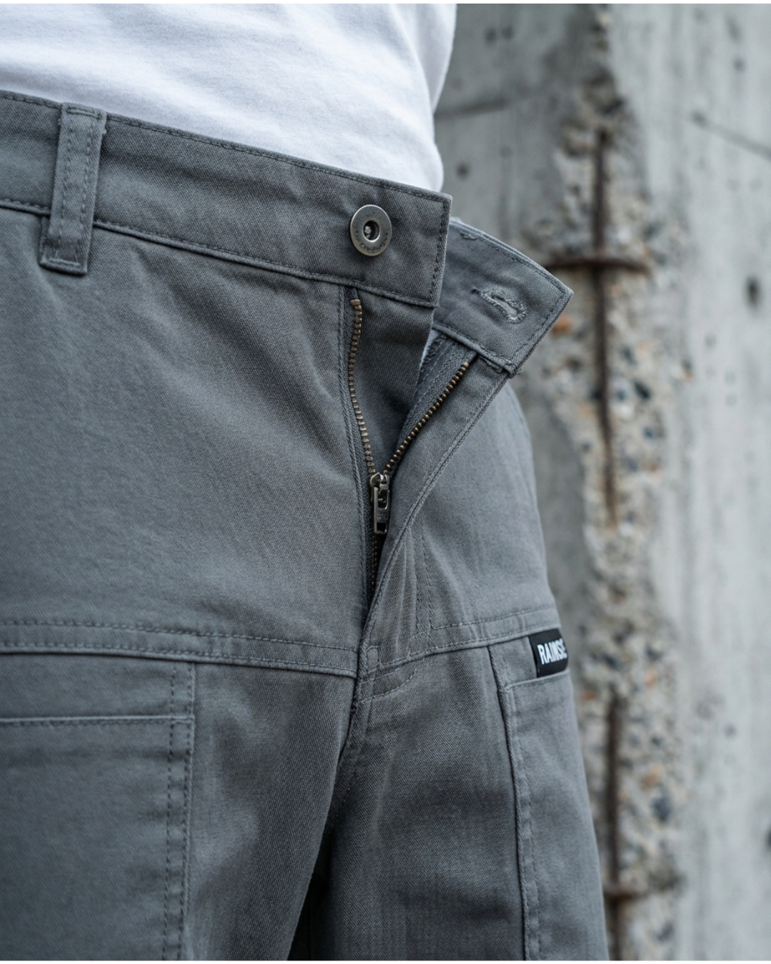 4. Smart utility with practical cargo pockets