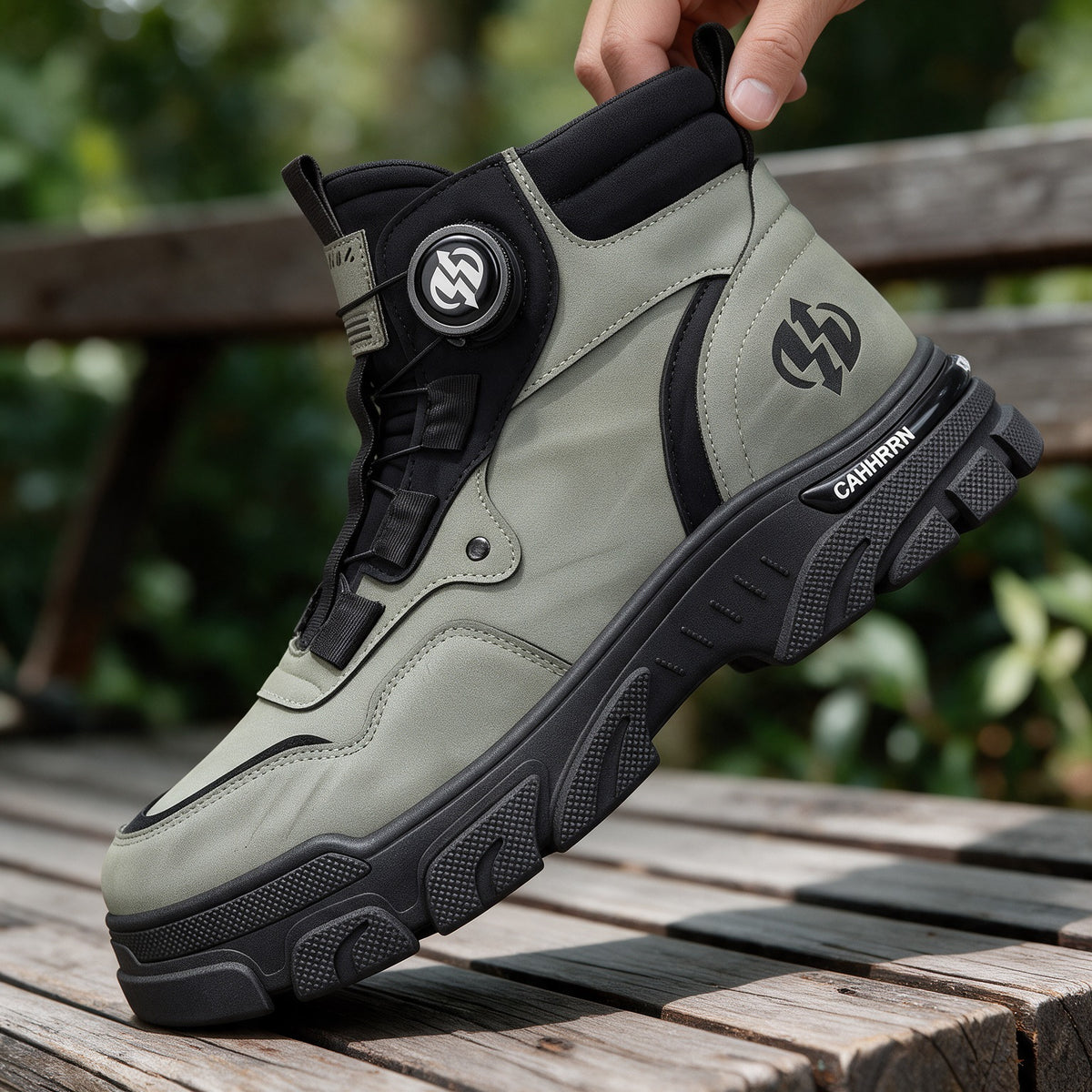 Padded collar of the Torque boot in Green